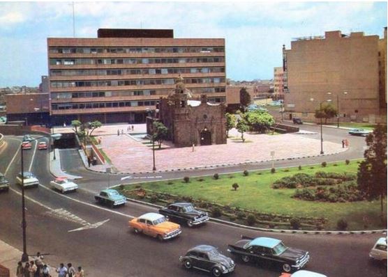 Archivo:Plaza de Tlaxcoaque 1964.jpg