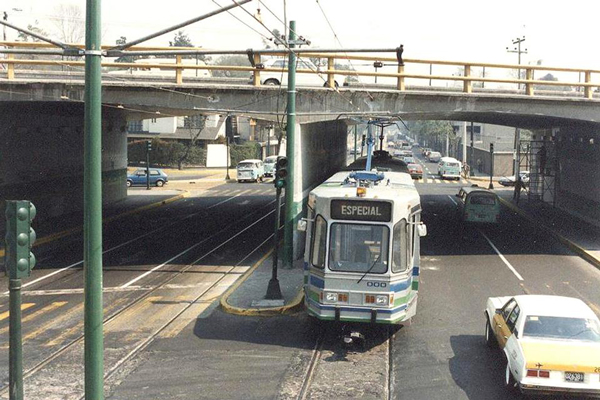 Archivo:Tranvía sobre Clz. Tlalpan .jpg
