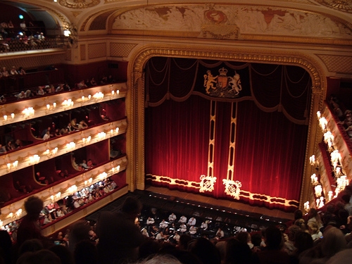 Teatro de la Ciudad Esperanza Iris