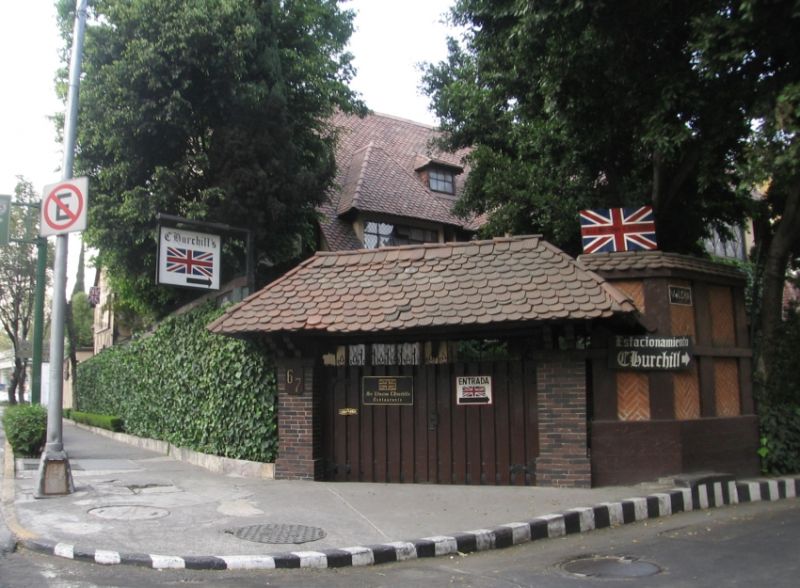 Archivo:Churchill Afuera Restaurant .jpg