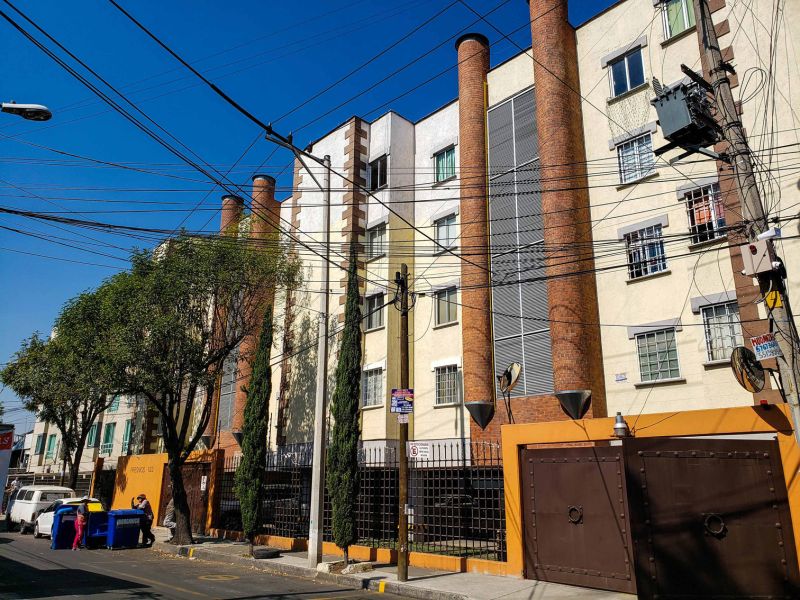 Archivo:Azc,Past, Fachada de multifamiliar,091219.jpg