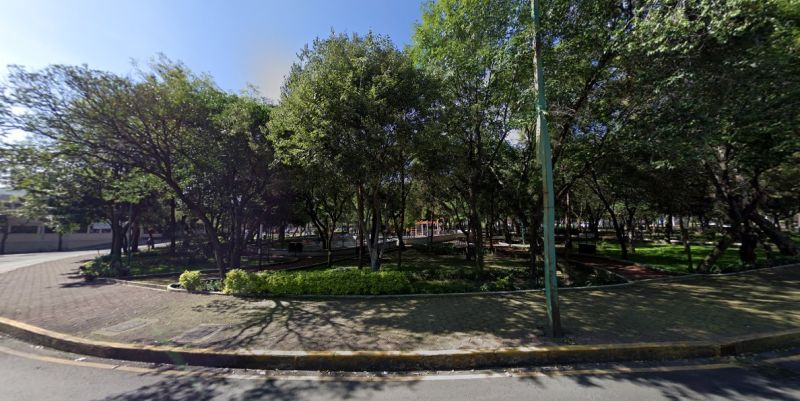 Archivo:Glorieta Presa Salinillas.jpg