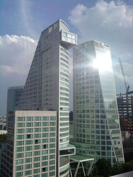 Archivo:Reforma 222.jpg