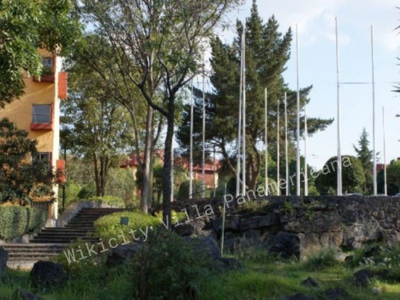 Archivo:Astas banderas actual.jpg