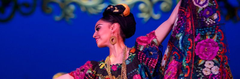 Archivo:Amalia Hernández 2.jpg