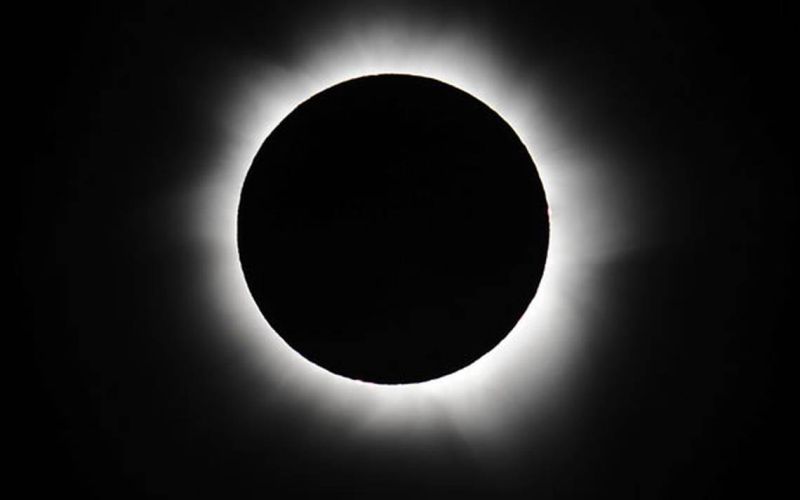 Archivo:Eclipse de sol.jpg