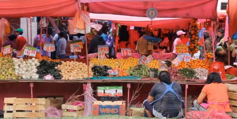 Archivo:Tianguis sobre ruedas.jpeg
