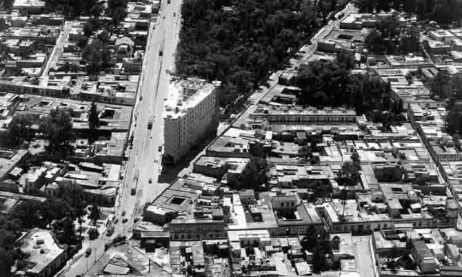 Av. Revolución y Av. Jalisco, en Tacubaya.