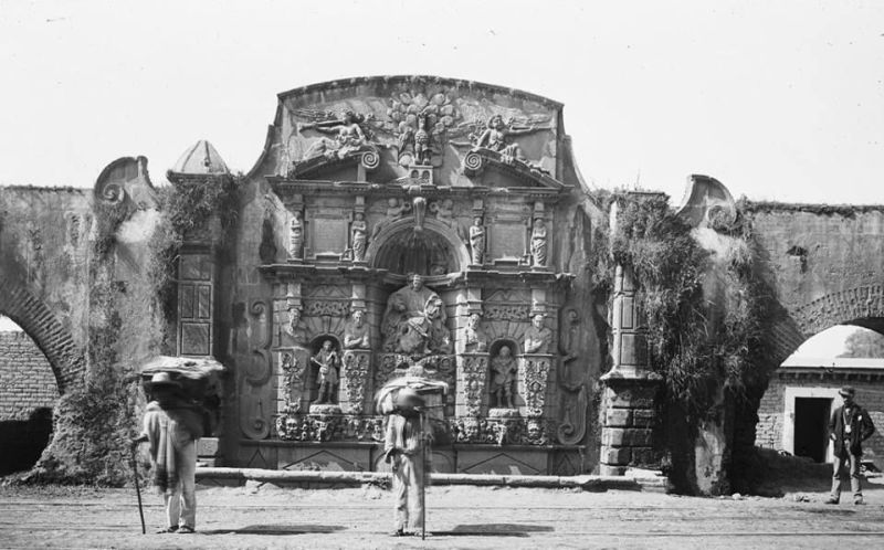 Archivo:Fuente Tlaxpana.jpg