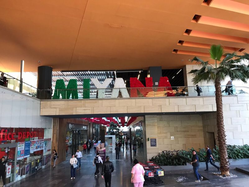 Archivo:Dentro de Miyana.jpg