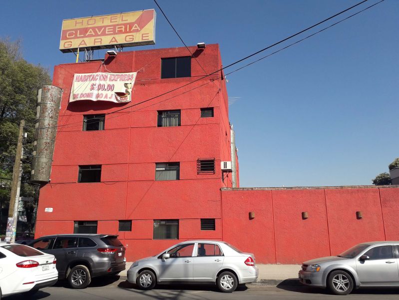 Archivo:Hotel Clavería.jpeg