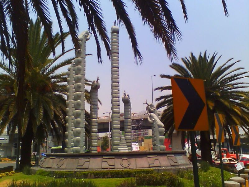 Archivo:Fuente de Las Serpientes.jpg