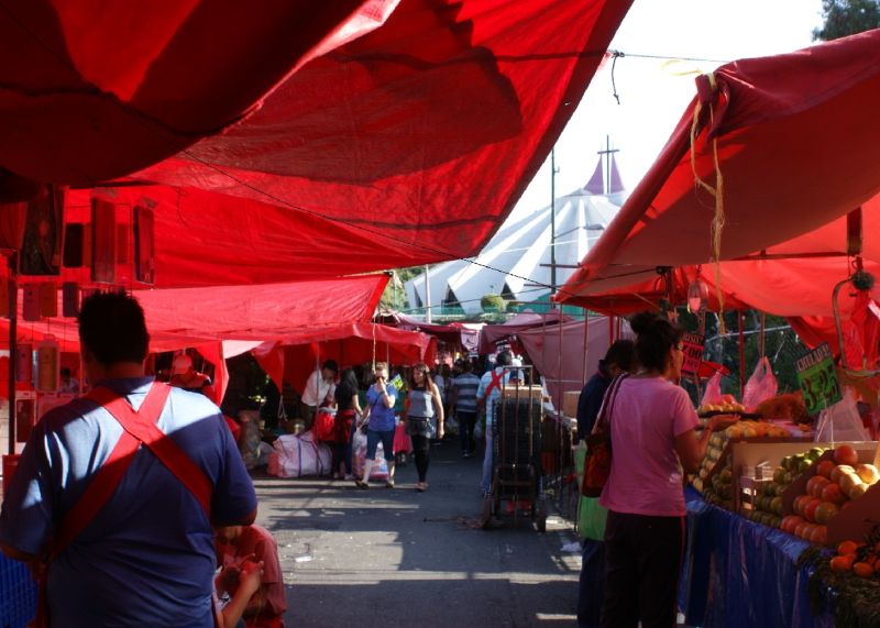 Archivo:Tianguis Imán.jpg