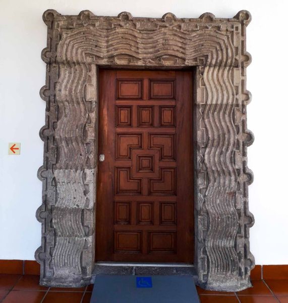 Archivo:Dolores Olmedo 02.jpg