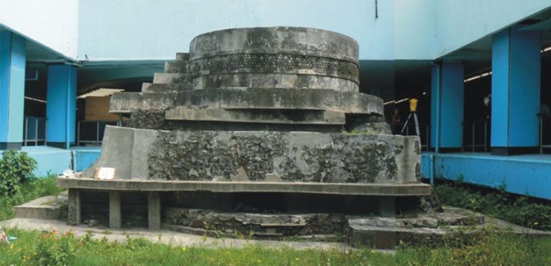 Archivo:Metro Pino.jpg