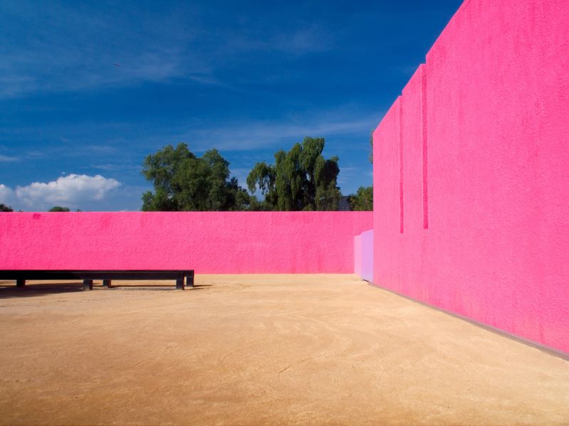 Archivo:Pared Rosa Casa Barragán.jpg