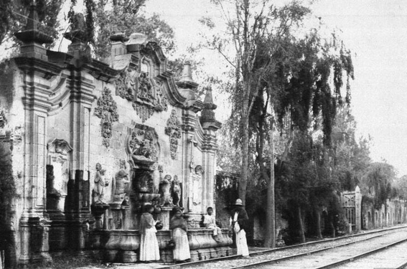 Archivo:Fuente Chapultepec.jpg