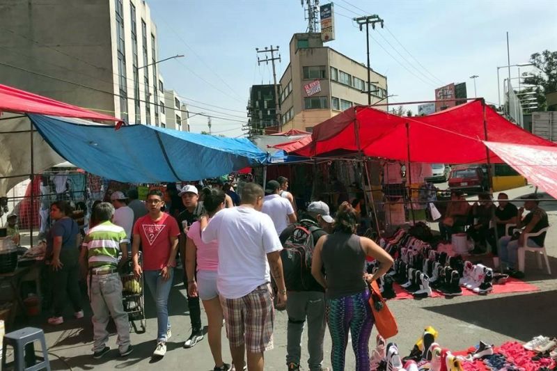 Archivo:Tianguis Raza.jpg