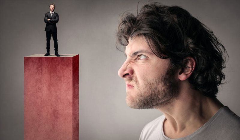 Archivo:Larger envidia.jpg