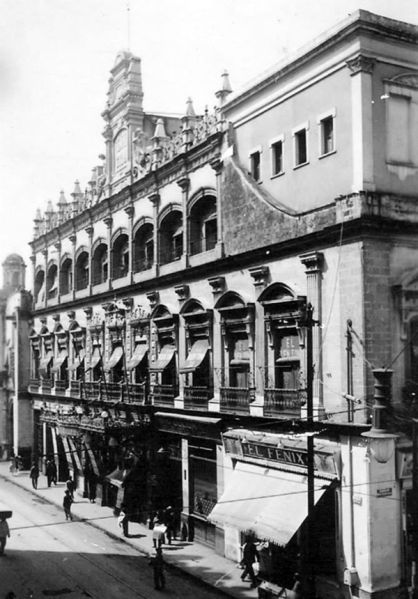 Archivo:Teatro colon.jpg