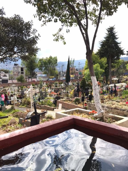 Archivo:Panteón Totolapan agua.jpg