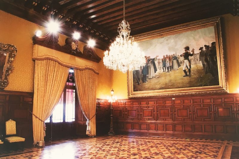 Archivo:Salón de recepciones fondo.jpg