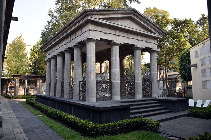 Archivo:Monumento San Fernando.jpg