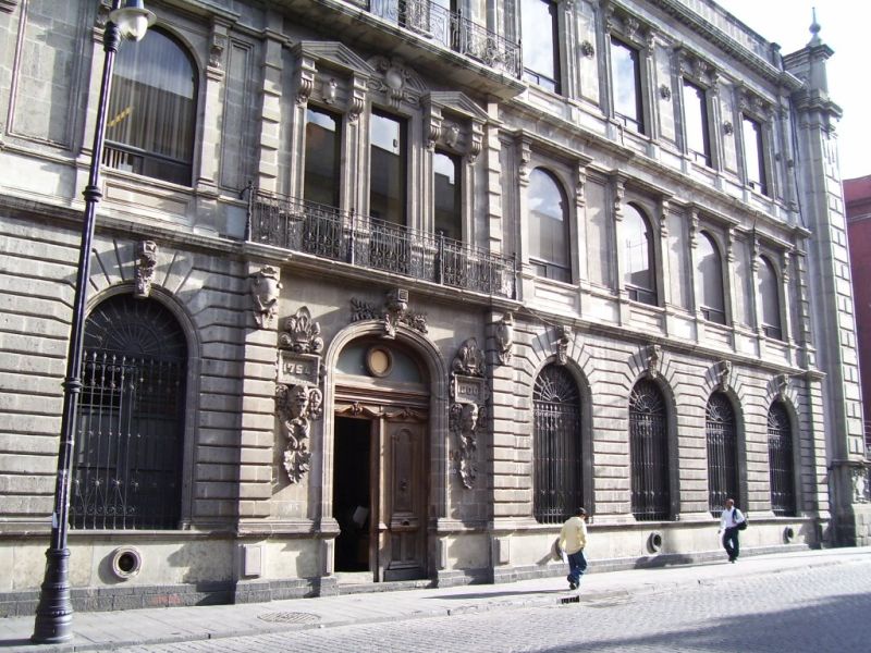 Archivo:Donceles 100.jpg