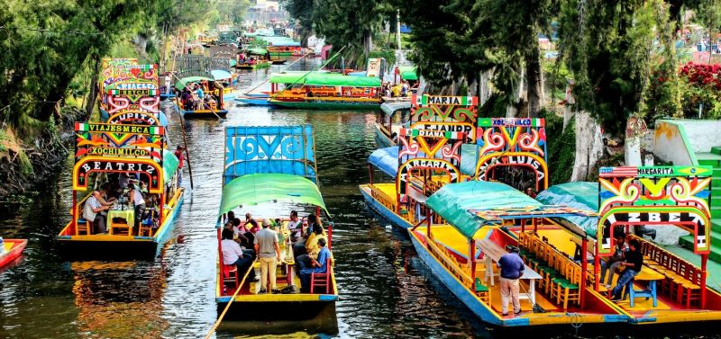 Archivo:Xochimilco trajineras.jpg