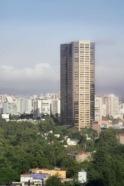 Archivo:Torre Lomas CDMX.jpg