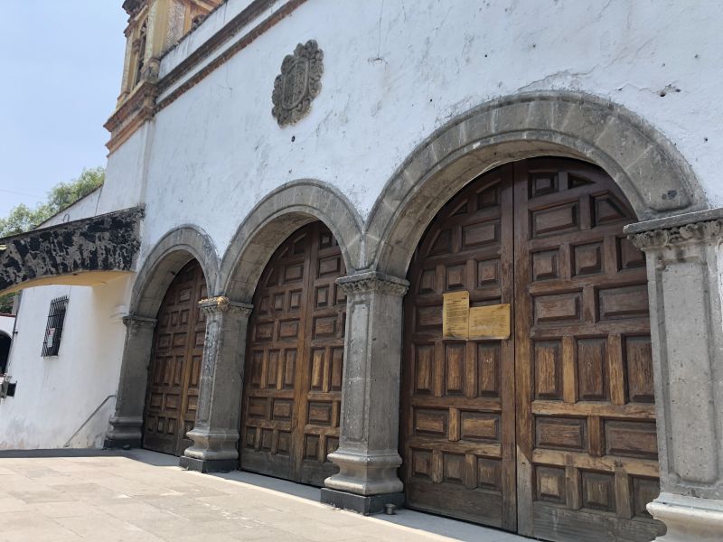 Archivo:Arcos iglesia.jpg