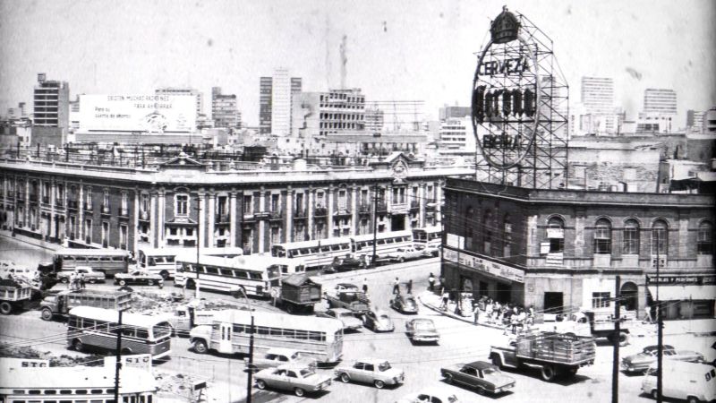 Archivo:Avenida Bucareli .jpg