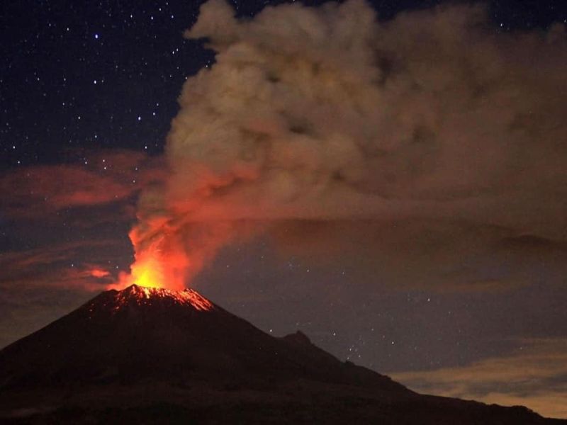Archivo:Erupción del popo.jpg