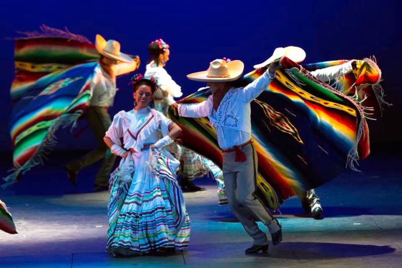 Archivo:Ballet Folk Principal.jpg