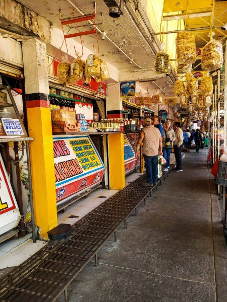 Archivo:Mercado el Rastro .jpg