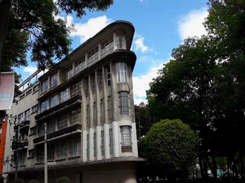 Archivo:Edificio con Pancupé.jpg