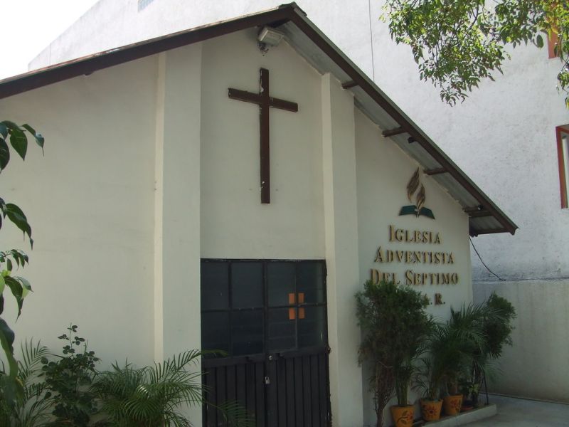 Archivo:Iglesia Alamos.jpg