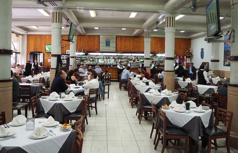 Archivo:Salón Covadonga.jpg