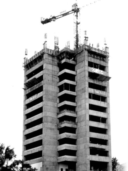 Archivo:Construcción Torre Altus.jpg