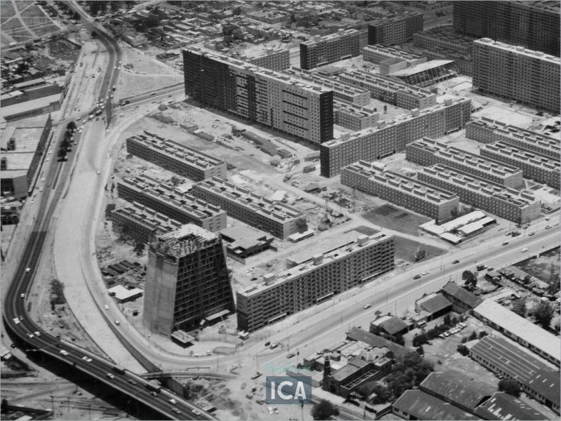 Archivo:Construcción de Tlatelolco .jpg