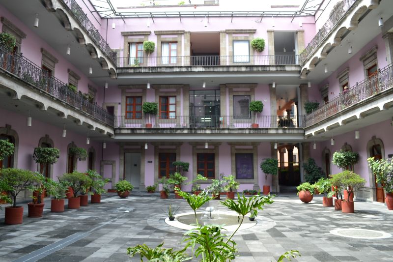 Archivo:Palacio de los tribunales.jpg